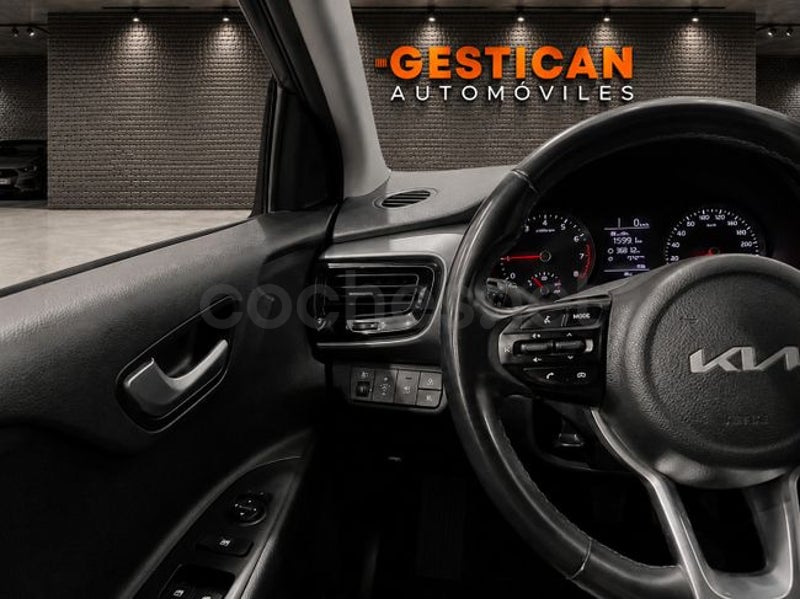 Kia Stonic 2023 — photo 6