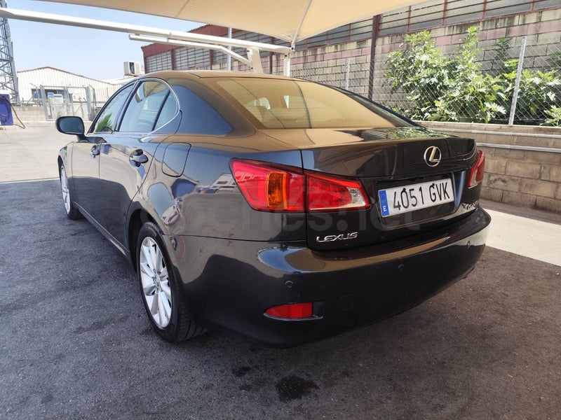 Lexus Is 2010 — photo 3