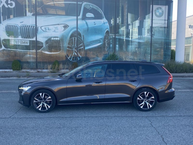 Volvo V60 2023 — photo 2