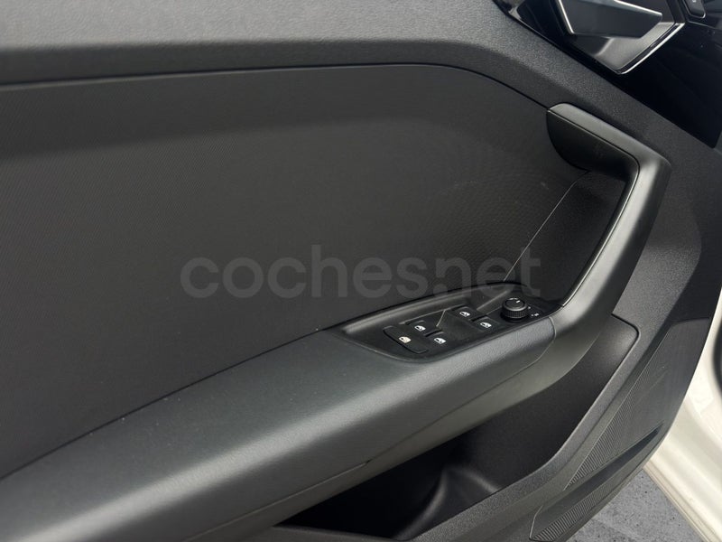 Audi A1 2025 — photo 8