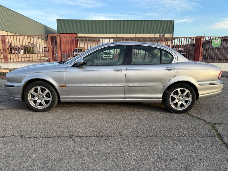 Jaguar X-type 2002 — photo 8