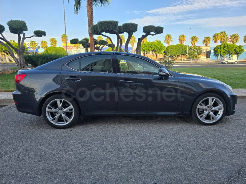 Lexus Is 2010 — photo 8