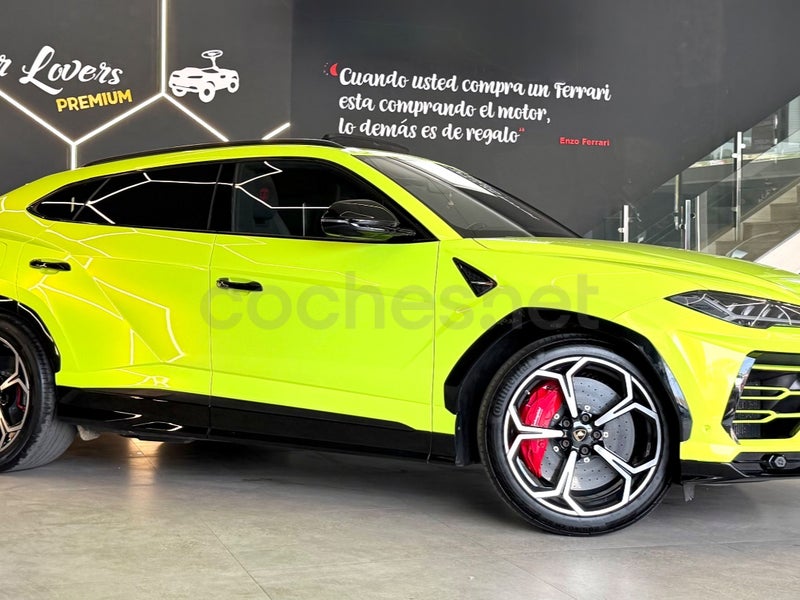 Lamborghini Urus 2023 — photo 2