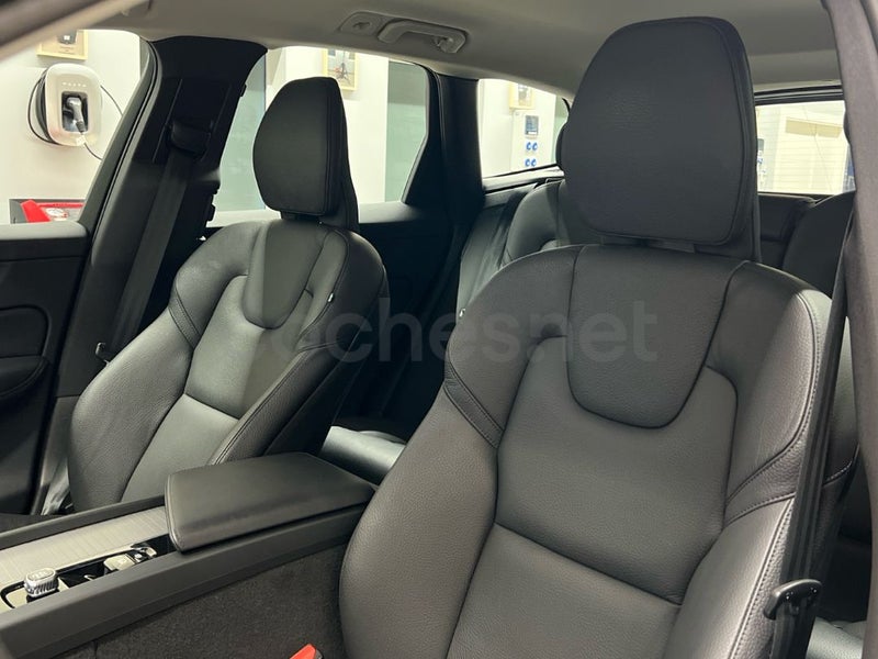 Volvo Xc60 2023 — photo 8