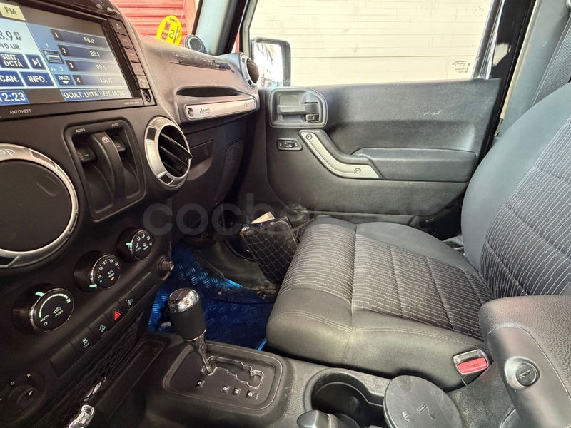 Jeep Wrangler 2012 — photo 8