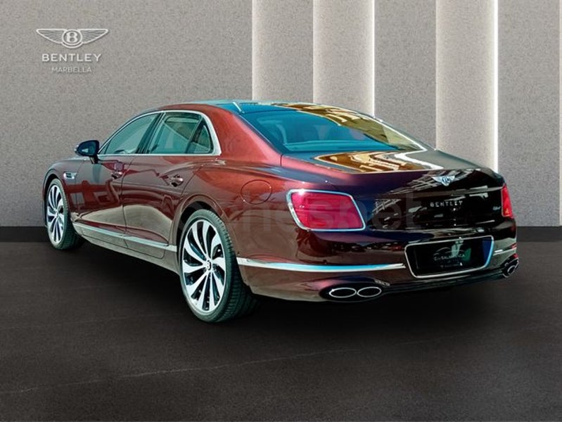 Bentley Flying Spur 2025 — photo 8