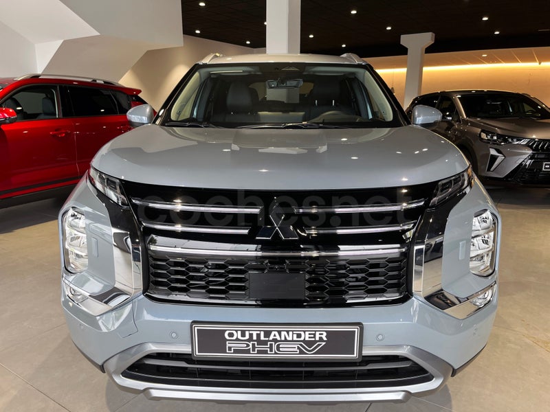 Mitsubishi Outlander 2026 — photo 2
