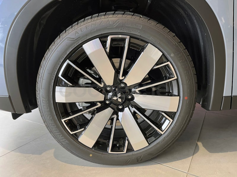 Mitsubishi Outlander 2026 — photo 8