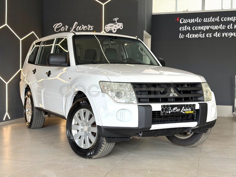 Mitsubishi Montero 2011 — photo 3
