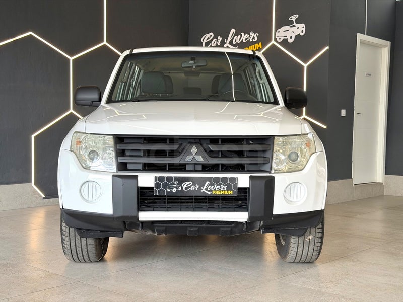 Mitsubishi Montero 2011 — photo 7