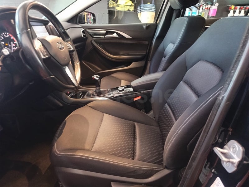Infiniti Q30 2017 — photo 7