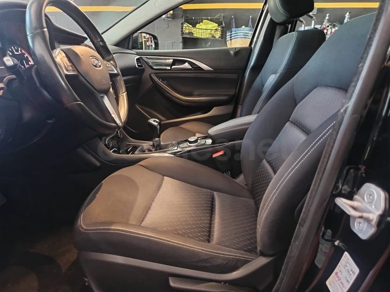 Infiniti Q30 2017 — photo 8