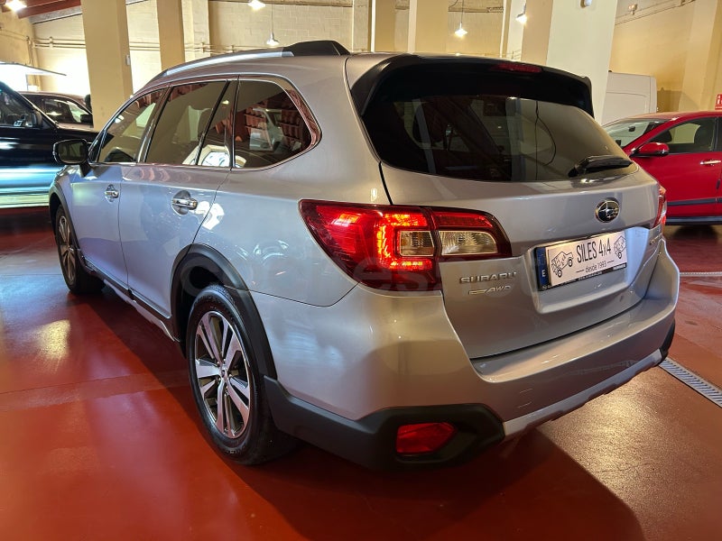 Subaru Outback 2021 — photo 7