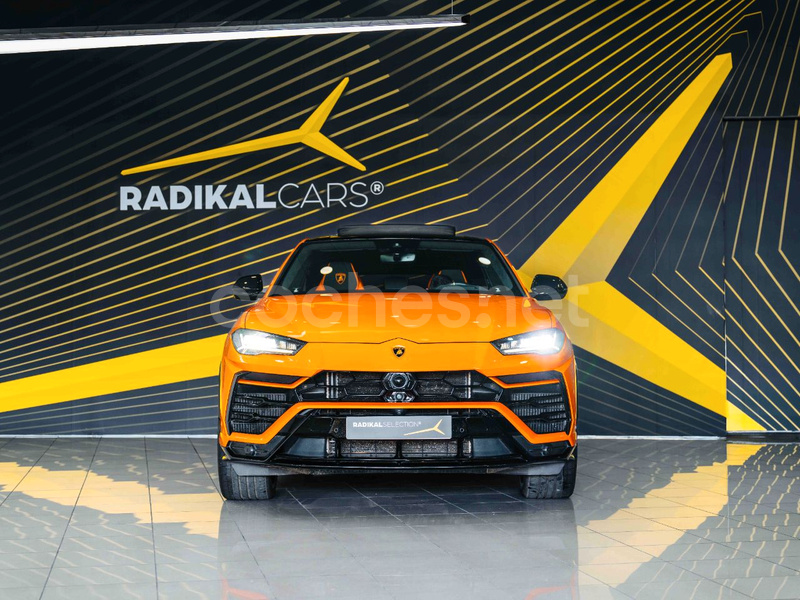 Lamborghini Urus Pearl Capsule 2022 — photo 2