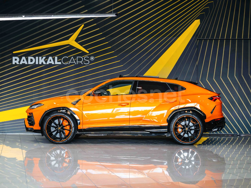 Lamborghini Urus Pearl Capsule 2022 — photo 4