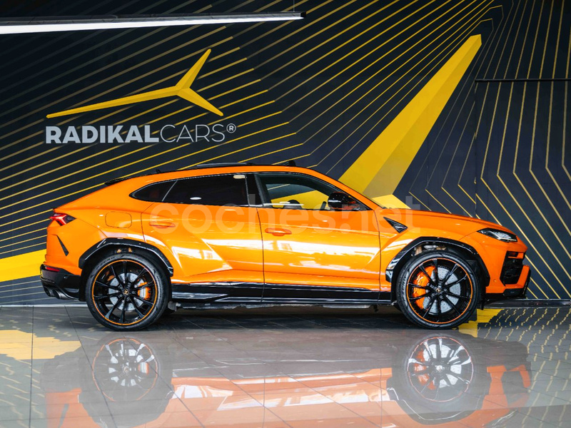 Lamborghini Urus Pearl Capsule 2022 — photo 5