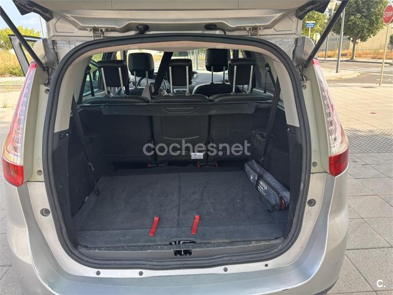 Renault Scenic 2016 — photo 8