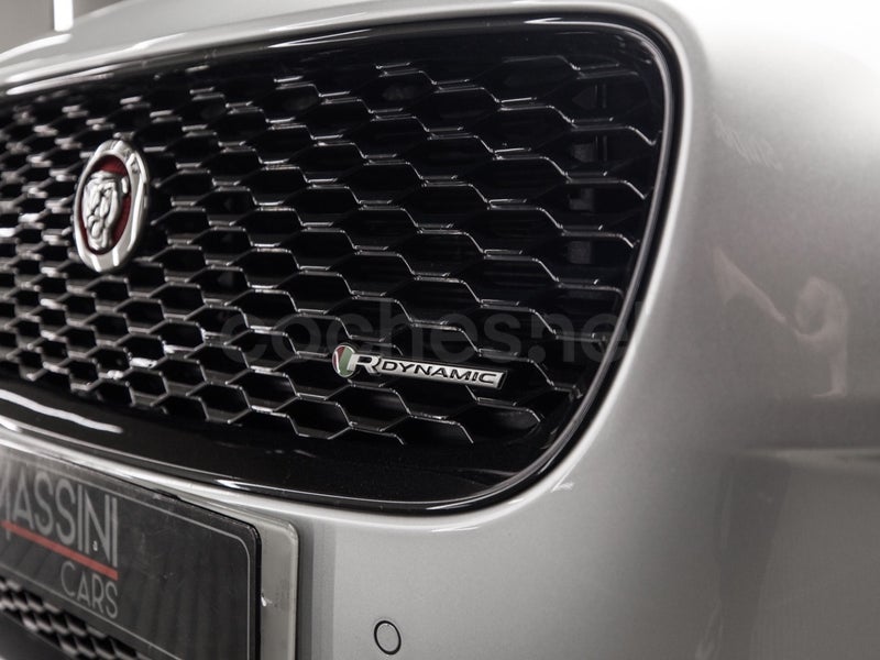 Jaguar E-pace 2019 — photo 7