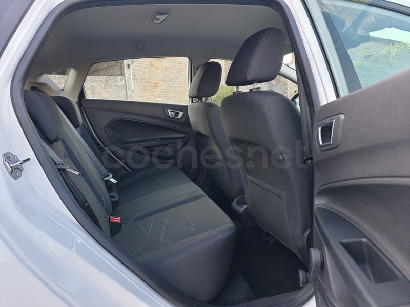 Ford Fiesta 2015 — photo 6