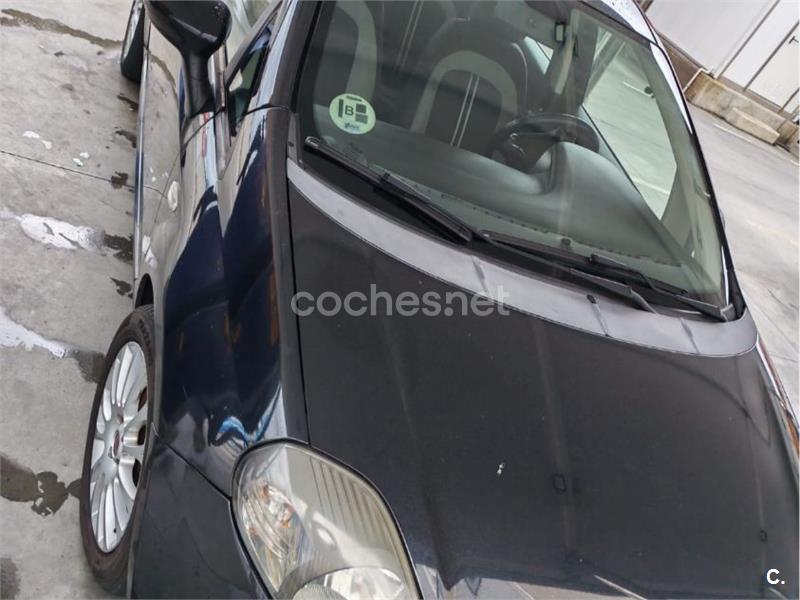 Fiat Grande Punto 2009 — photo 2