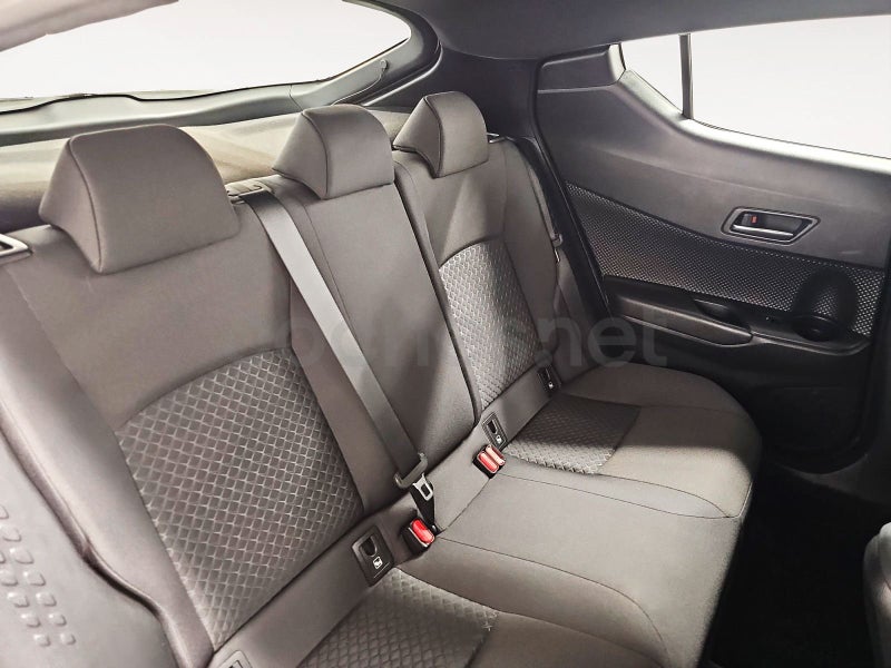 Toyota C-hr 2023 — photo 5