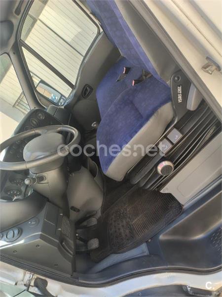 Iveco Daily 2004 — photo 3