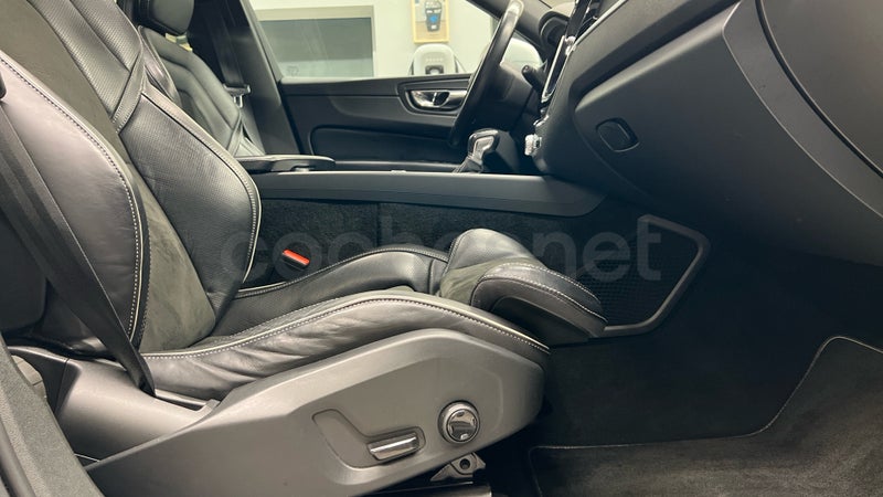 Volvo Xc60 2017 — photo 8