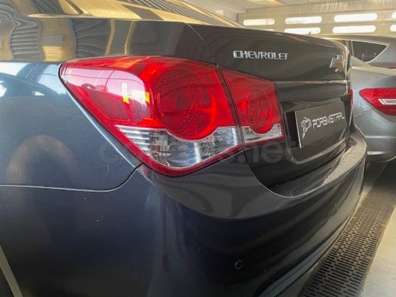 Chevrolet Cruze 2010 — photo 4