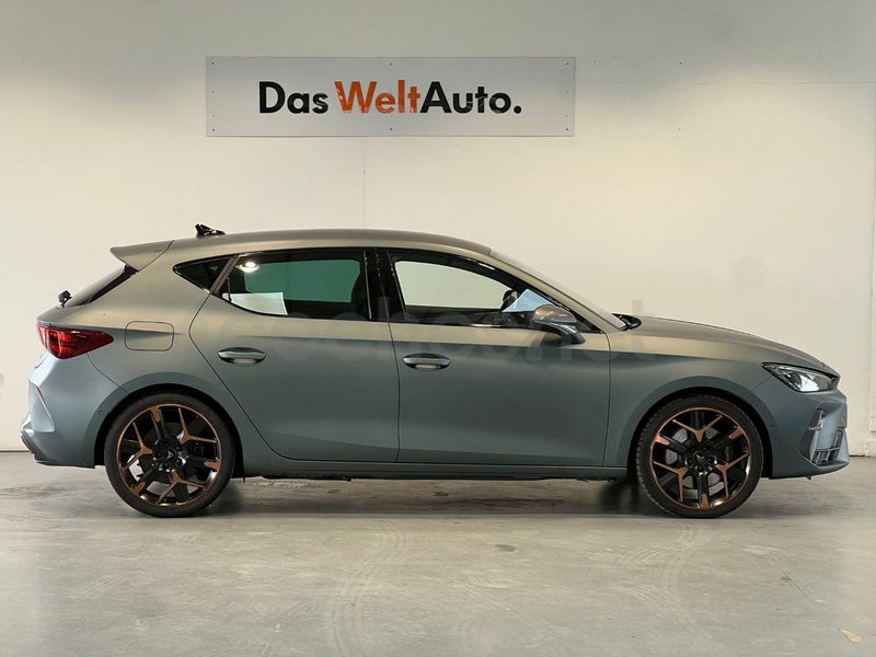 Cupra León 2024 — photo 3