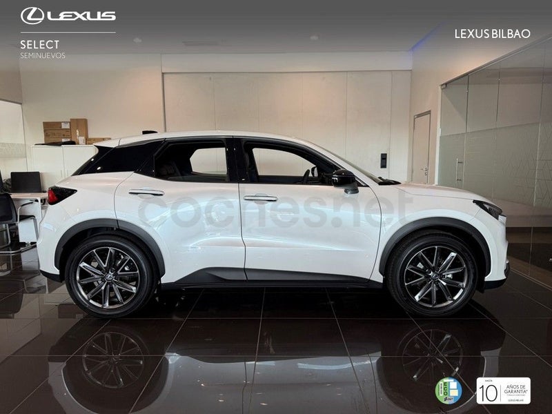 Lexus Lbx 2026 — photo 3