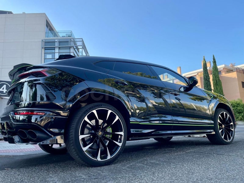 Lamborghini Urus 2023 — photo 7