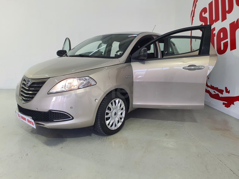 Lancia Ypsilon 2011 — photo 4