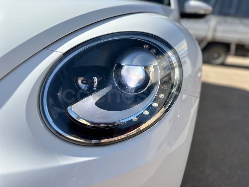 Volkswagen Beetle 2012 — photo 7