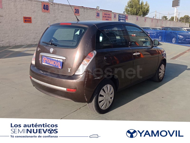 Lancia Ypsilon 2011 — photo 2
