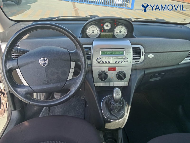 Lancia Ypsilon 2011 — photo 5