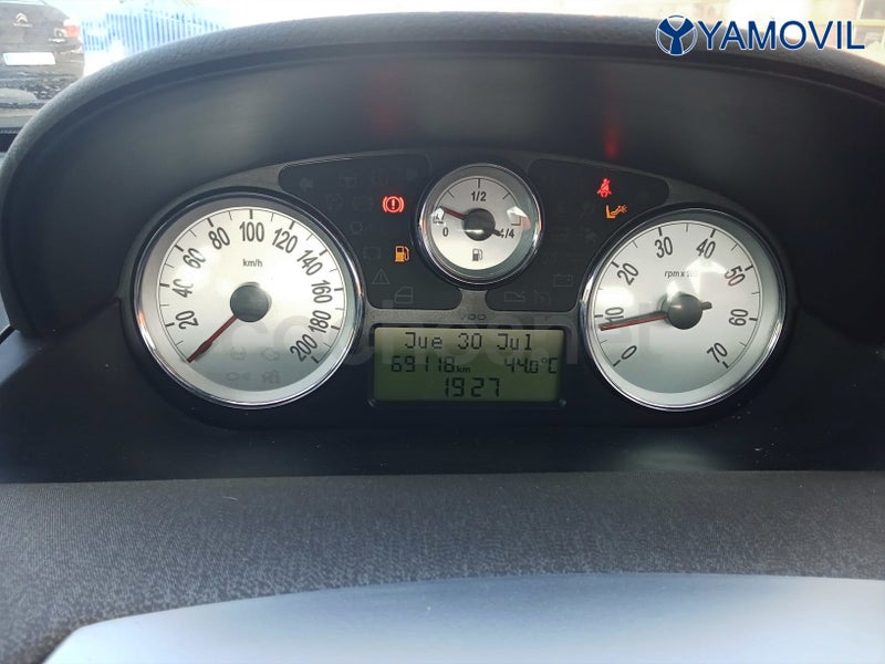 Lancia Ypsilon 2011 — photo 6