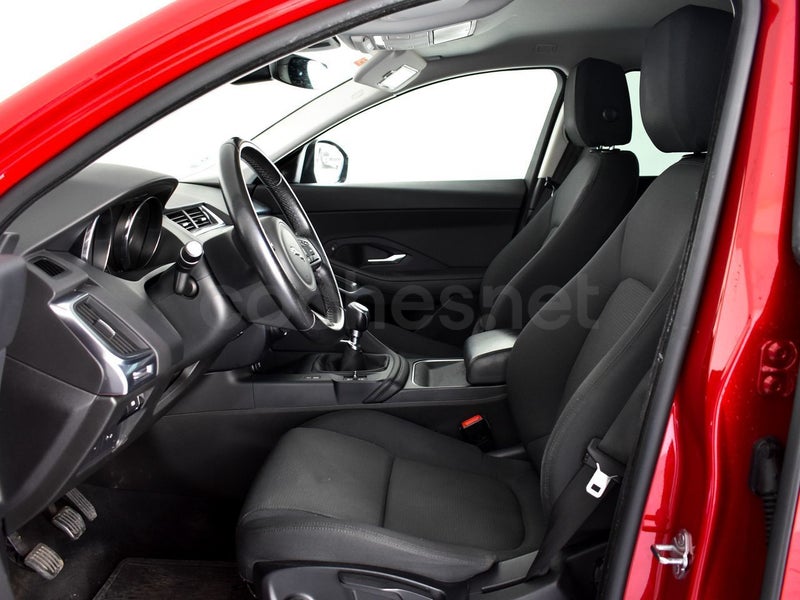 Jaguar E-pace 2018 — photo 8