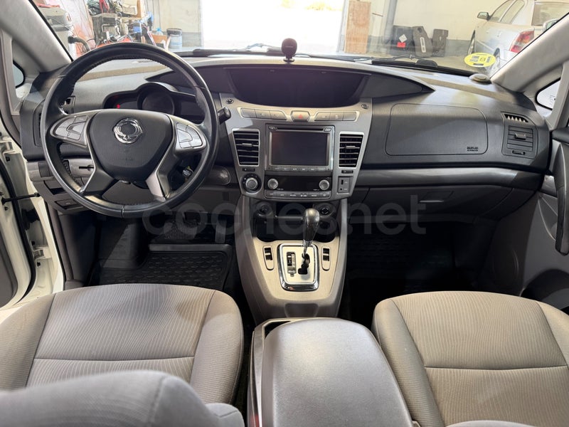 Ssangyong Rodius 2015 — photo 8