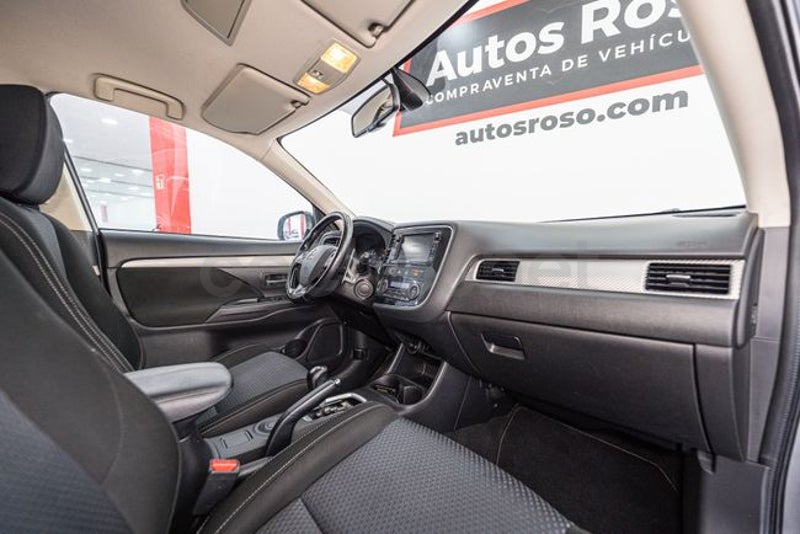 Mitsubishi Outlander 2016 — photo 6
