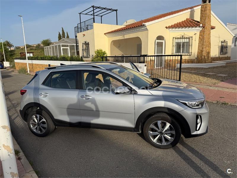 Kia Stonic 2025 — photo 2