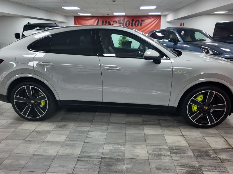 Porsche Cayenne Coupé 2022 — photo 5