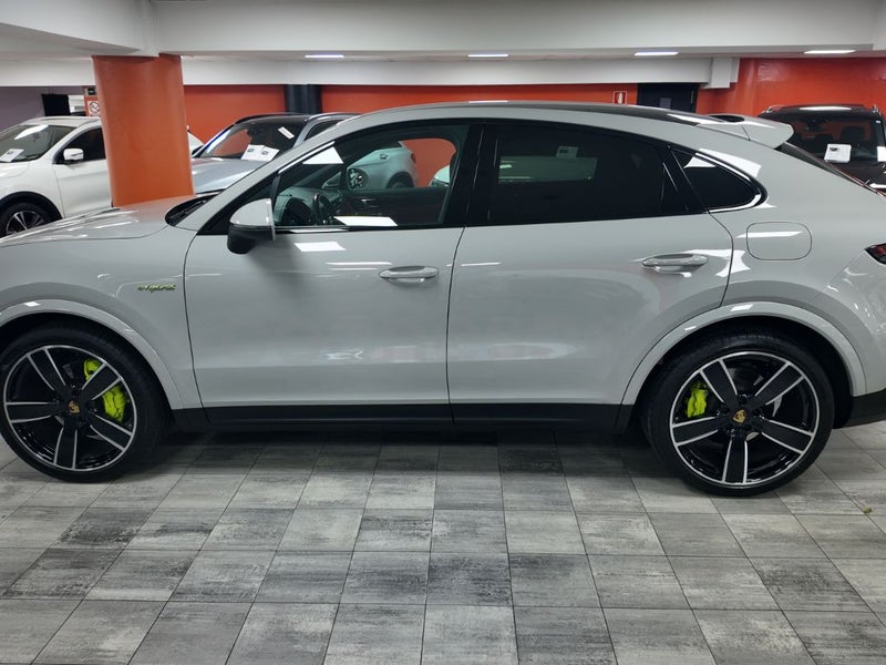 Porsche Cayenne Coupé 2022 — photo 6