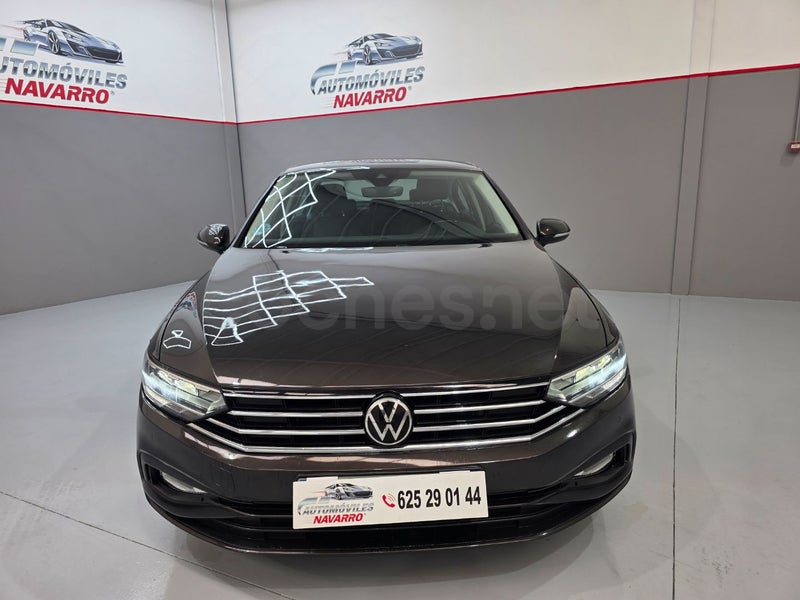 Volkswagen Passat 2022 — photo 2