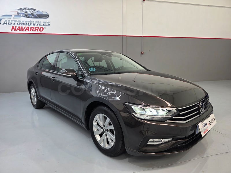 Volkswagen Passat 2022 — photo 3