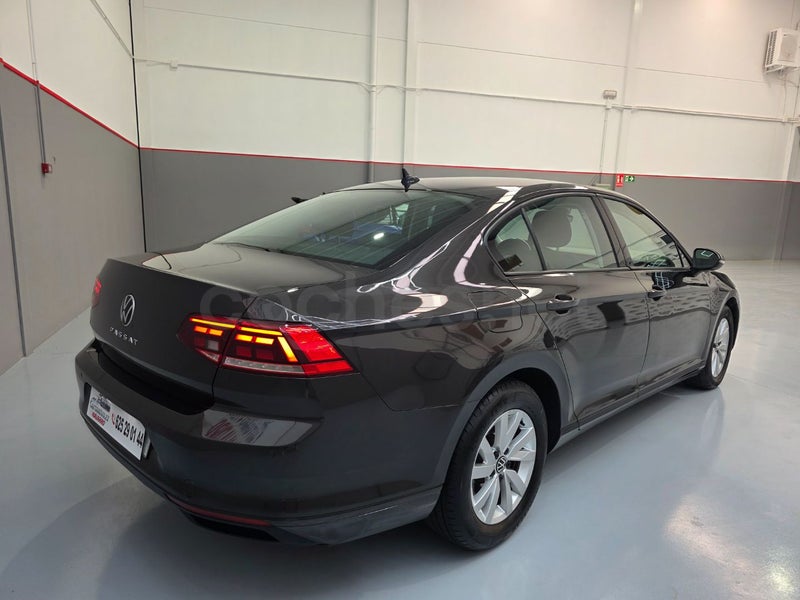 Volkswagen Passat 2022 — photo 4