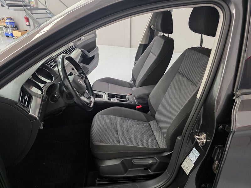 Volkswagen Passat 2022 — photo 7