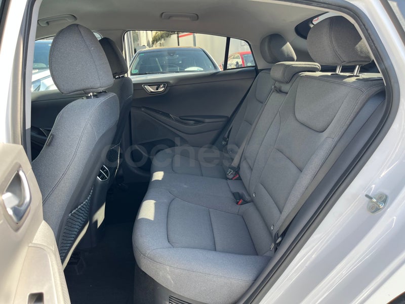 Hyundai Ioniq 2021 — photo 5