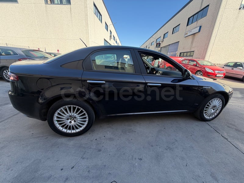 Alfa Romeo 159 2009 — photo 5
