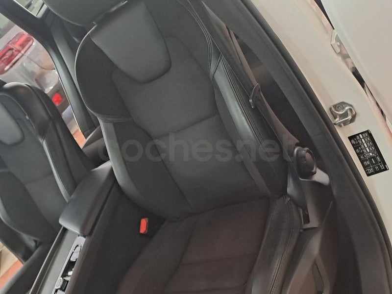 Volvo Xc60 2021 — photo 8