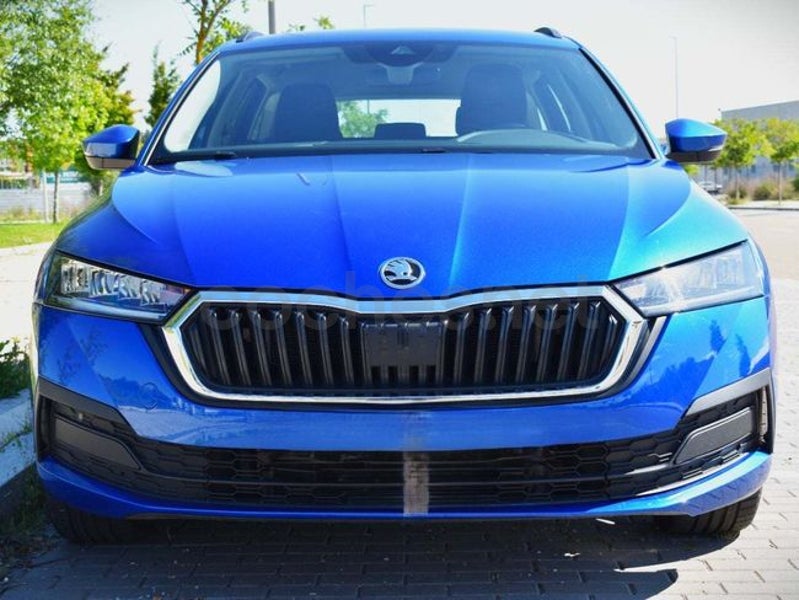 Skoda Octavia 2022 — photo 3